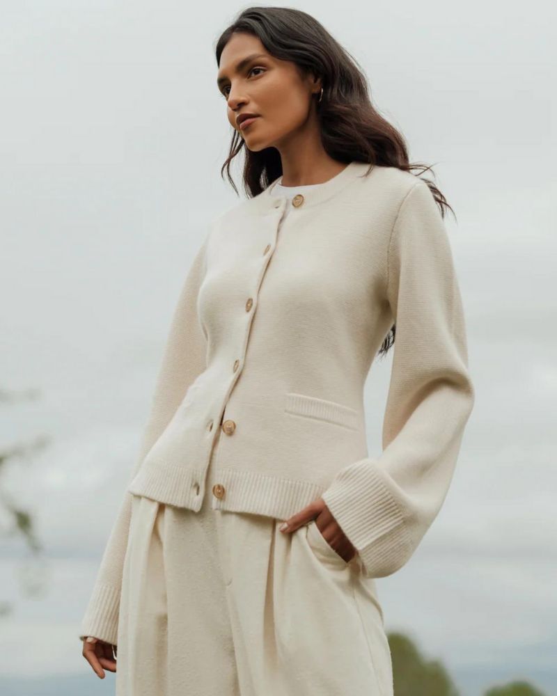 Cardigan femme moderne et élégant
