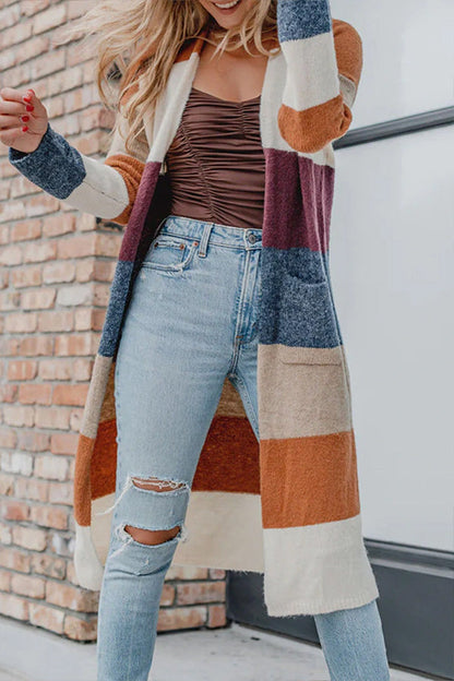 Cardigan en tricot ouvert avec des couleurs vives