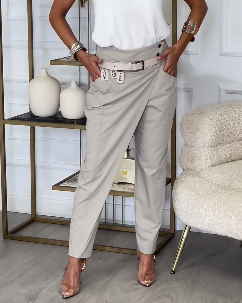 Pantalon uni style patchwork avec poches
