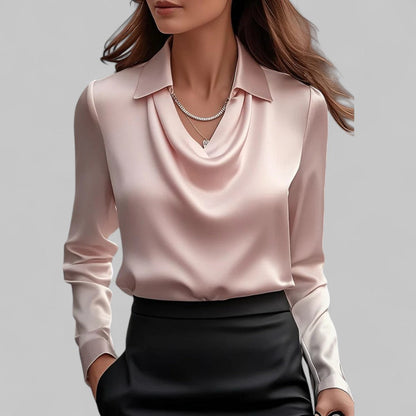 Chemisier femme élégant avec col bénitier aspect satin