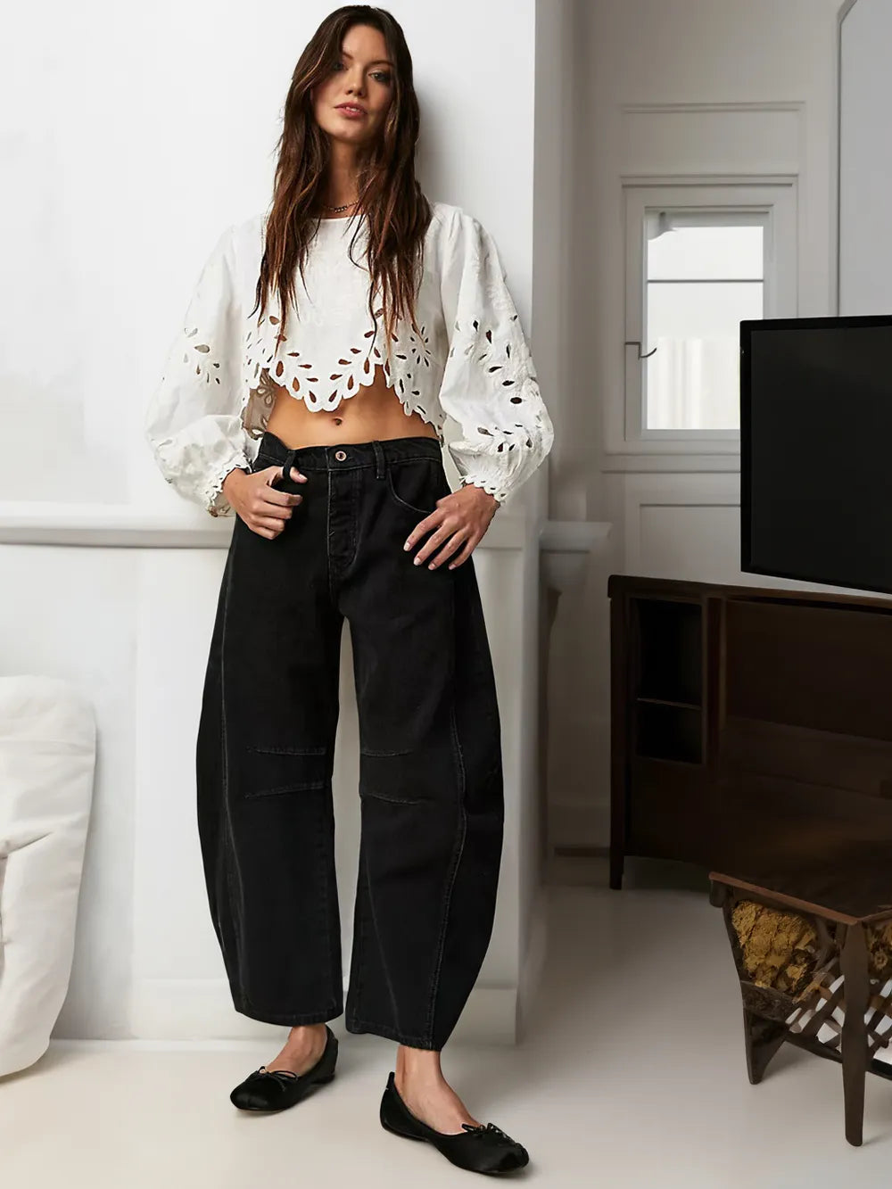 Jean femme ample confortable détails de couture
