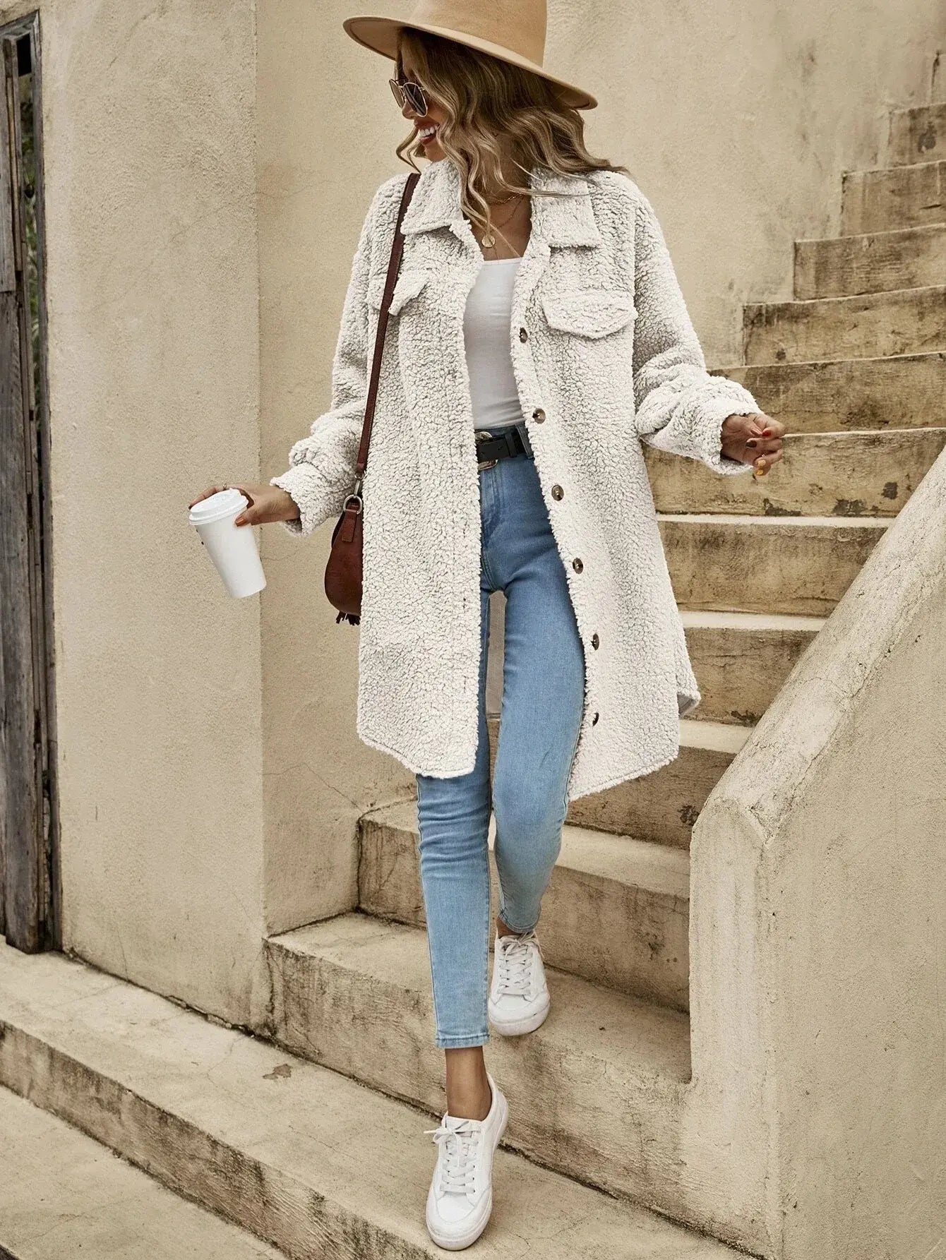 Bequeme Teddyjacke mit Knöpfen und Brusttaschen - IdealeKleiden