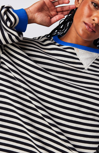 Pull rayé élégant femme classique