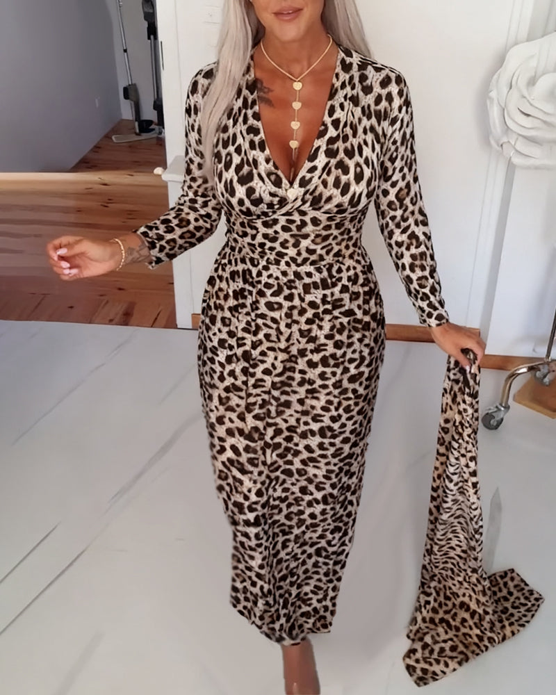 Robe col en V imprimé léopard élégante