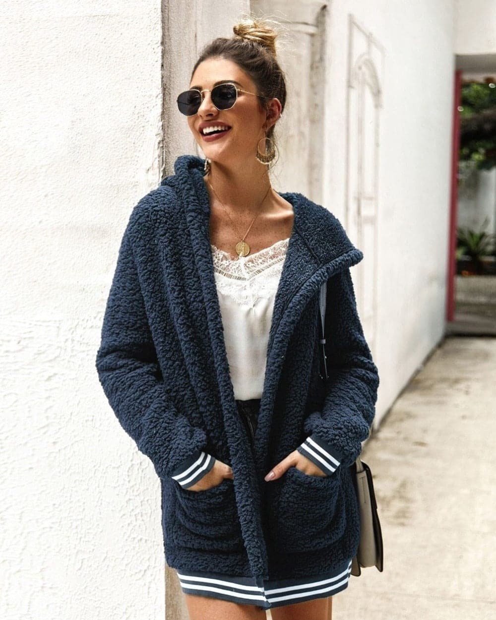 Veste polaire oversize douce avec capuche et grandes poches