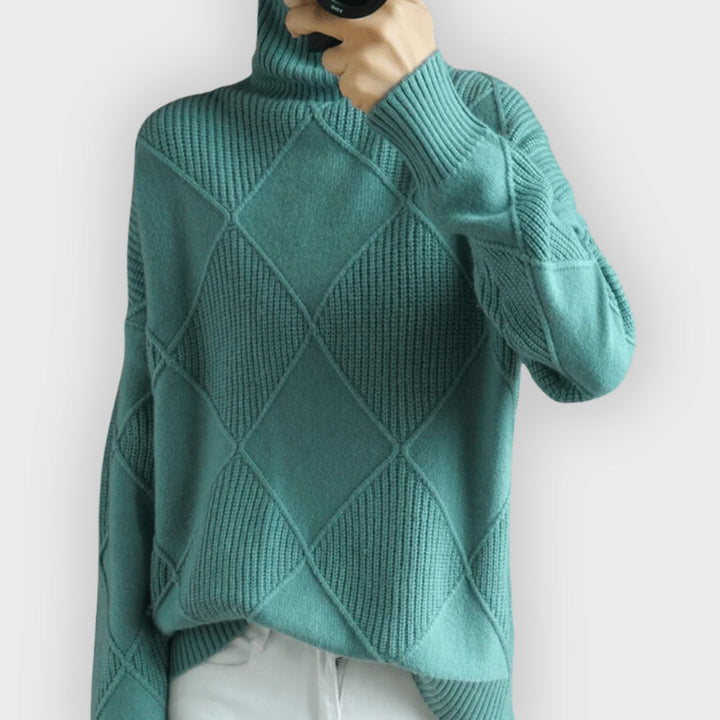 Pull over doux pour femme col roulé élégant