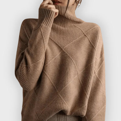 Pull over doux pour femme col roulé élégant