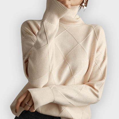 Pull over doux pour femme col roulé élégant