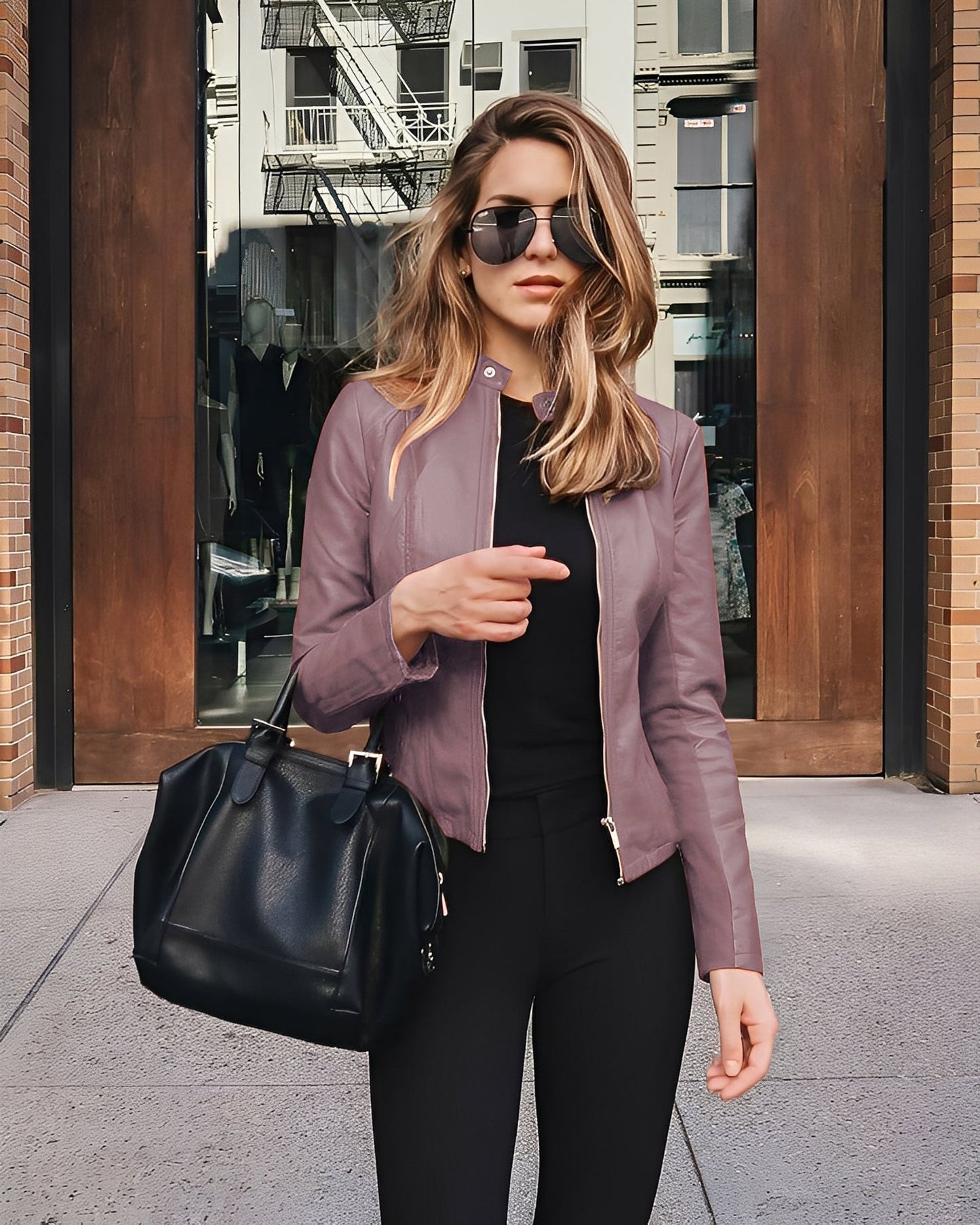 Blouson en cuir pour femme coupe slim, très tendance