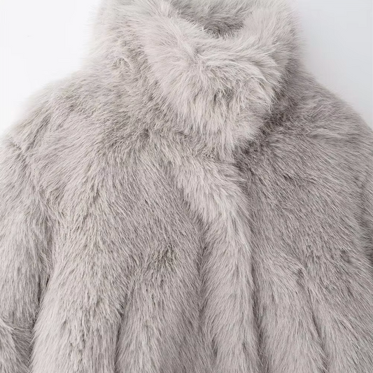 Stylische Damenjacke Kurz Veganer Pelz Look - IdealeKleiden
