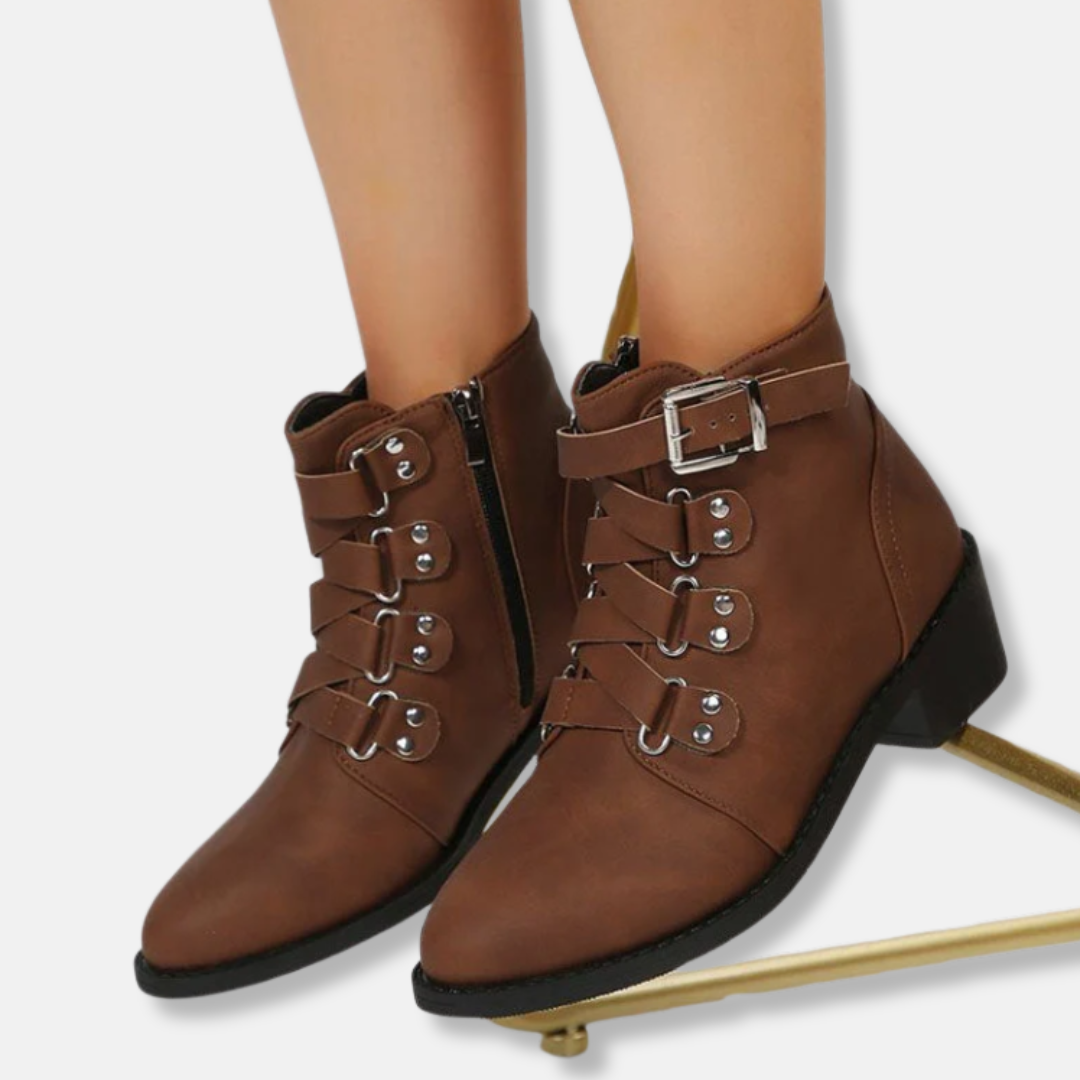 Bottines stylées en similicuir avec boucles et talon carré