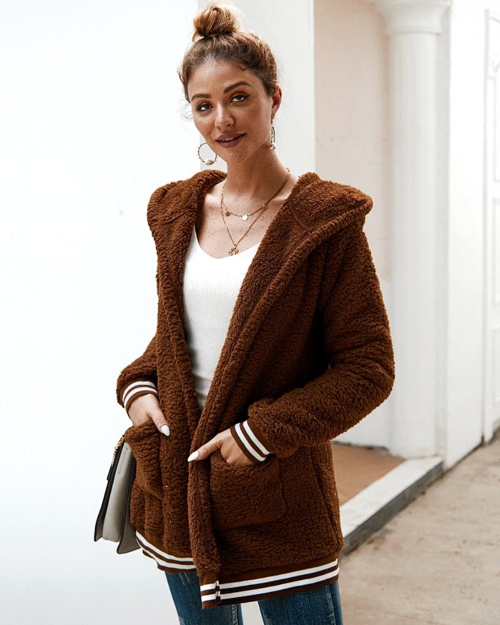 Veste polaire oversize douce avec capuche et grandes poches