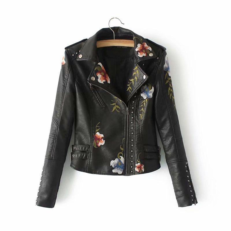 Blouson en cuir vegan élégant brodé