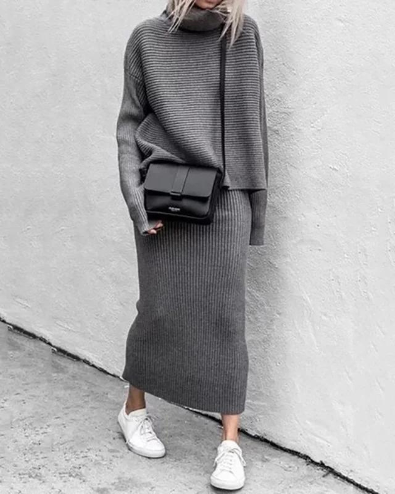 Ensemble élégant robe et col montant deux pièces
