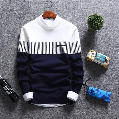 Pull rayé en laine mélangée, col rond, avec poche poitrine
