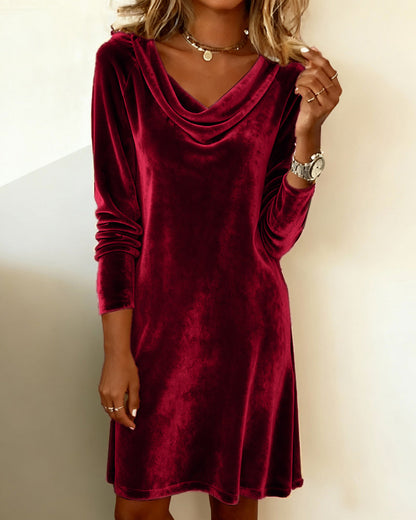Vêtements élégants | Robe cascade moderne