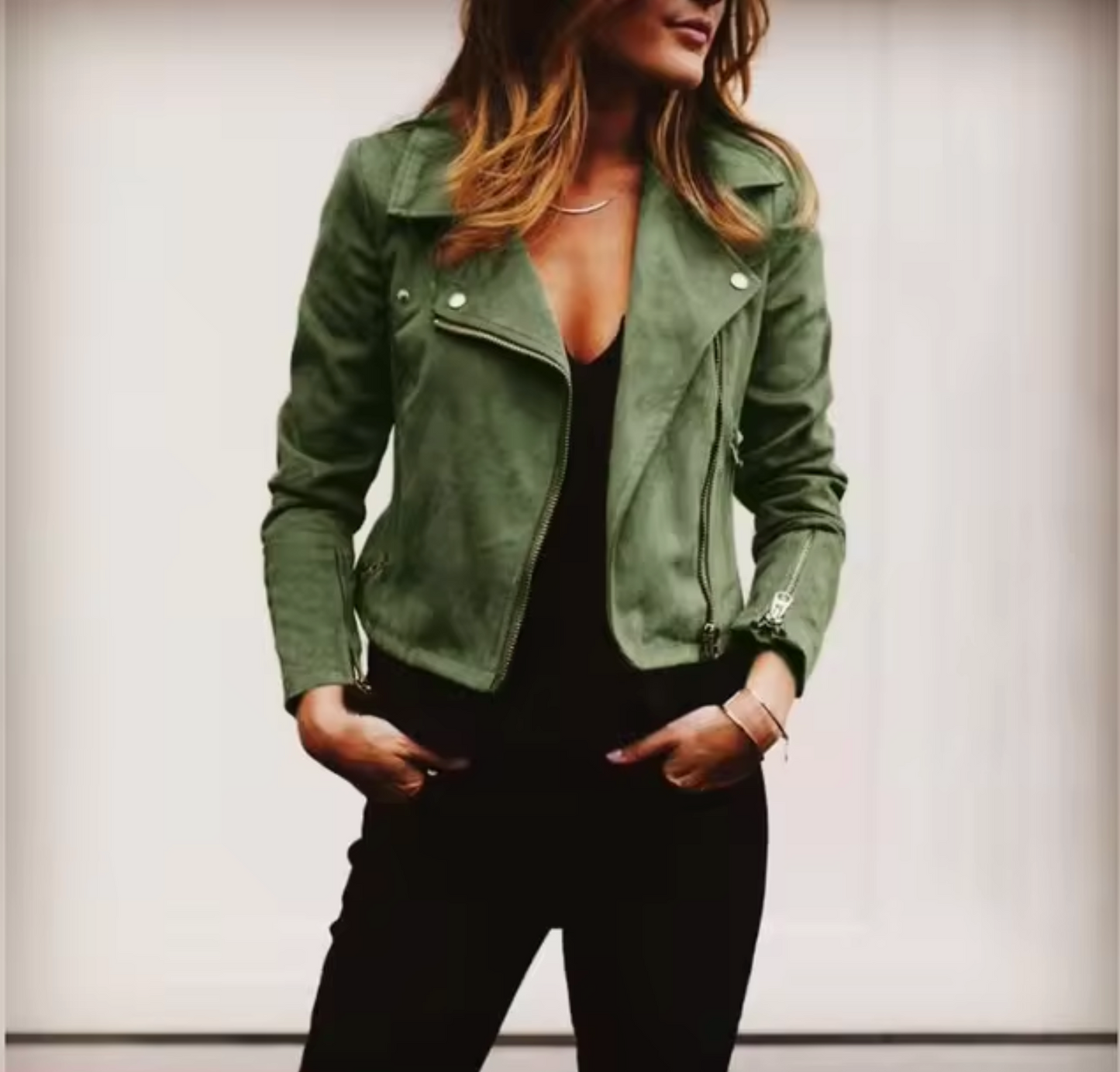 Blouson en cuir court pour femme