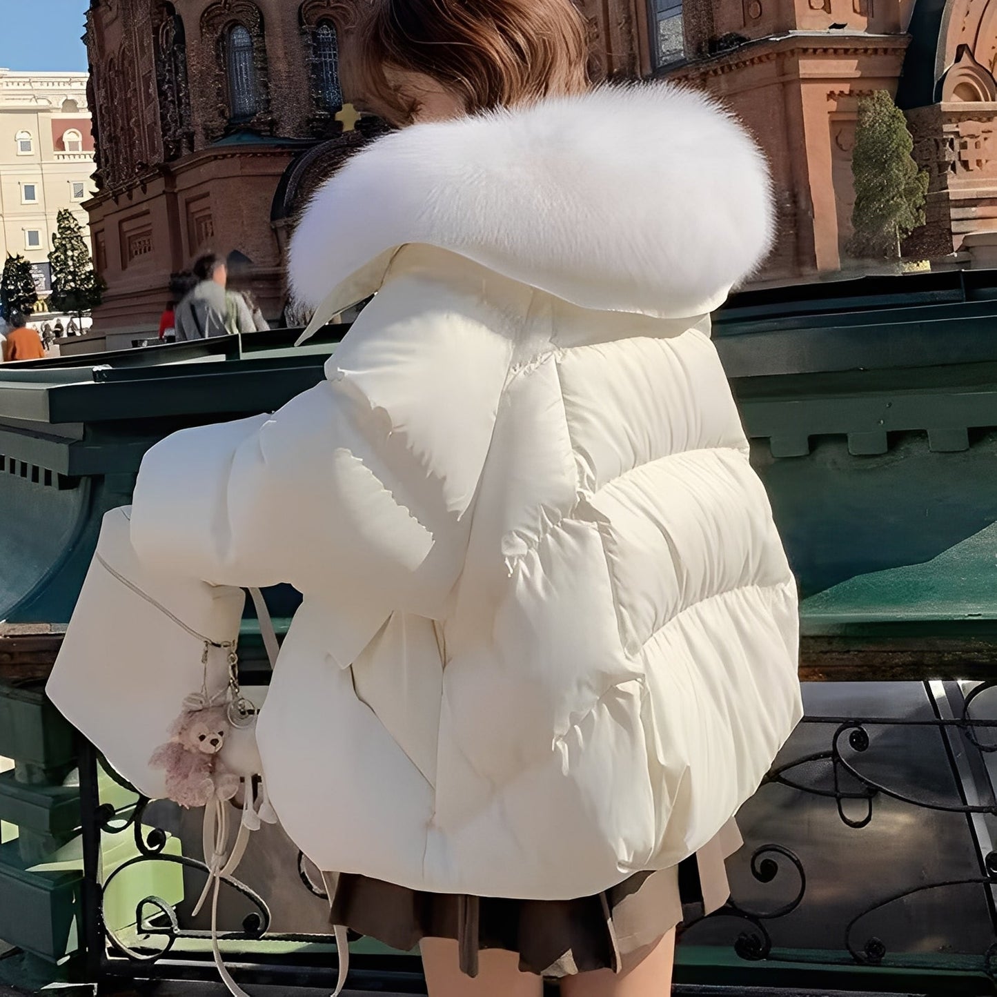 Stilvolle Damenjacke - Warme Daunenjacke mit Pelz - IdealeKleiden