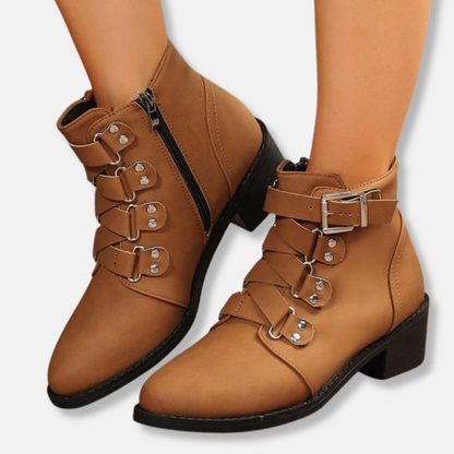 Bottines stylées en similicuir avec boucles et talon carré