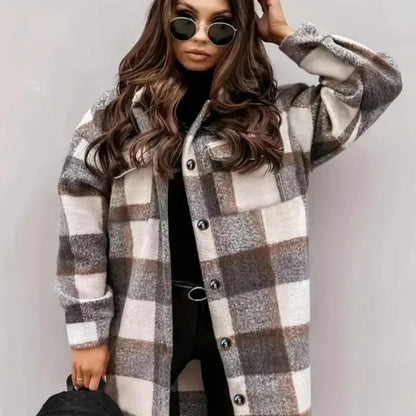 Longue veste d'hiver stylée pour femme avec boutons