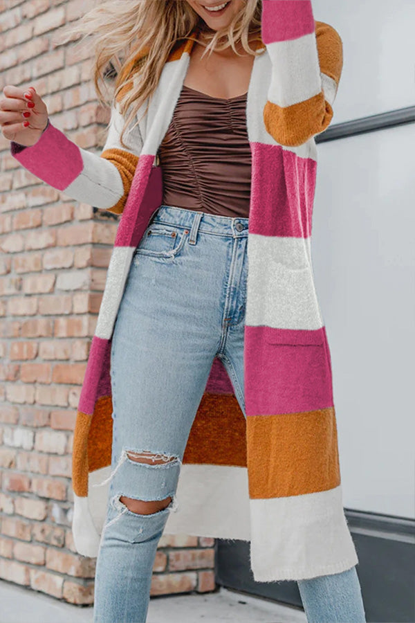 Cardigan en tricot ouvert avec des couleurs vives