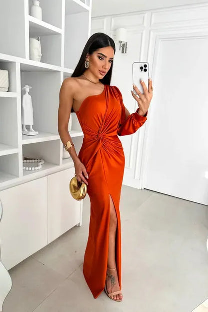 Robe femme élégante, coupe asymétrique (une épaule)
