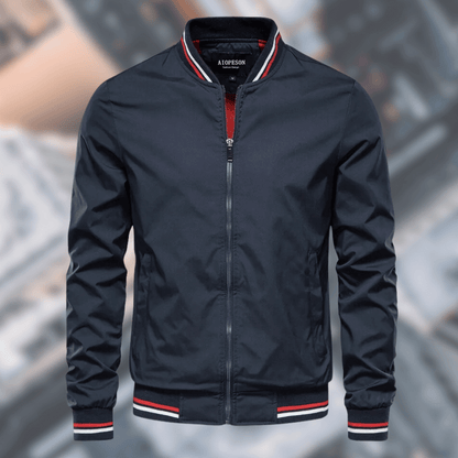 Stylische Bomberjacke Herren Modell - IdealeKleiden