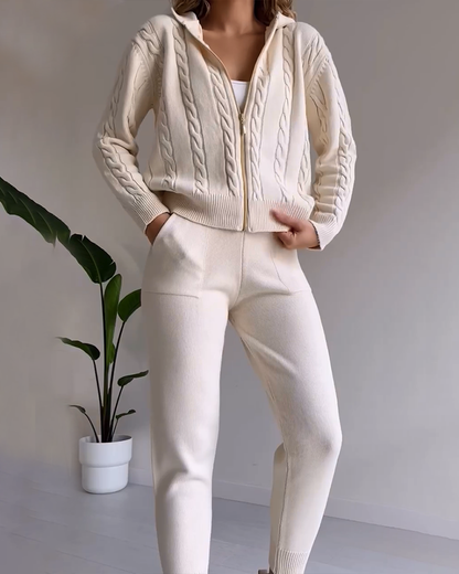 Ensemble cardigan tendance avec design torsadé