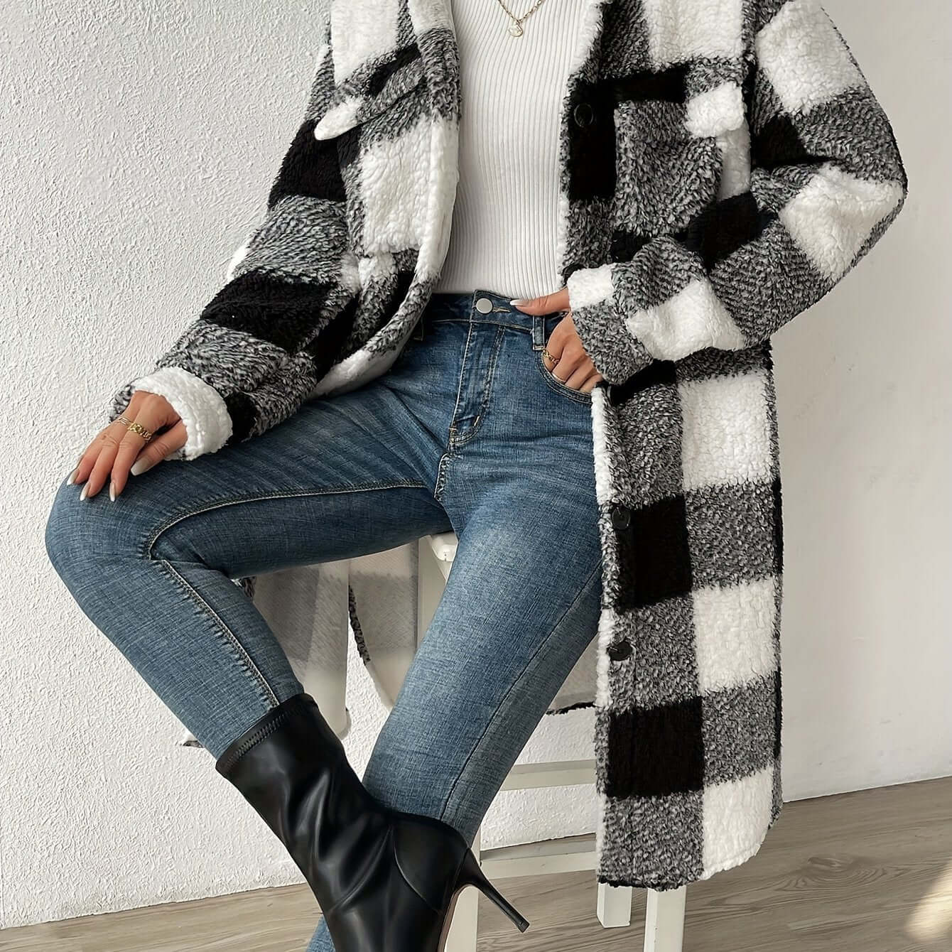 Manteau à carreaux élégant à manches longues pour femme
