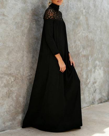 Robe élégante avec col montant et patchwork en maille