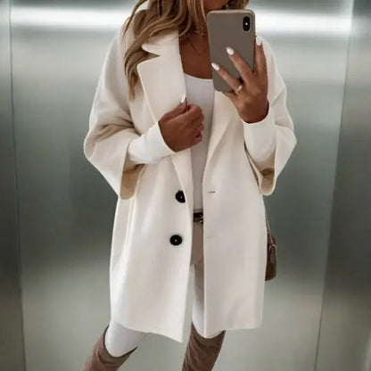 Manteau féminin élégant coupe ajustée
