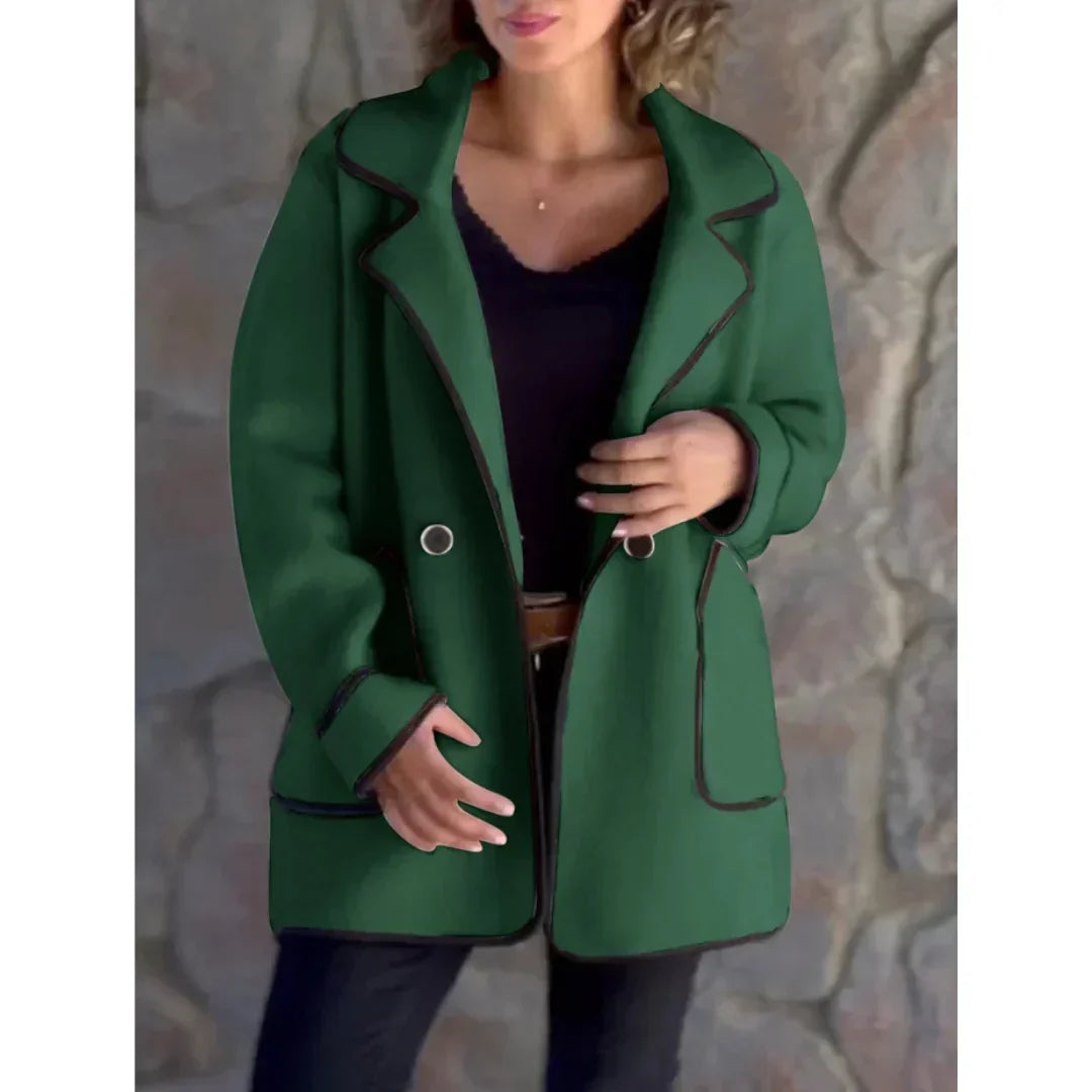 Élégant chemisier femme coupe cintrée moderne