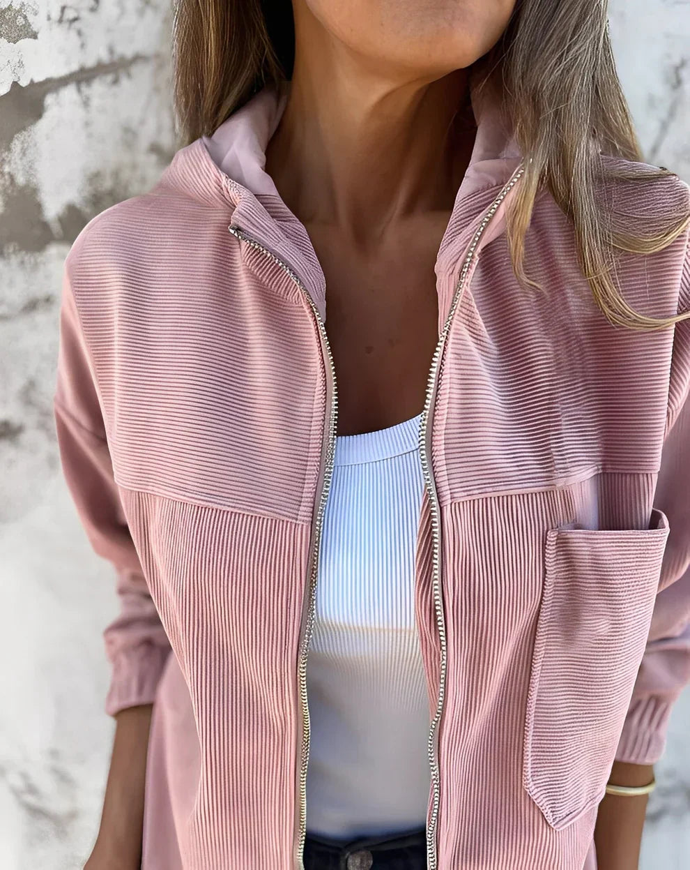 Veste en velours côtelé pour femme avec capuche moderne