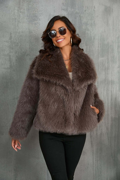 Élégant manteau femme taupe fausse fourrure