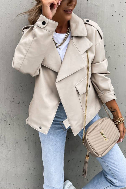 Blouson court style motard en cuir avec poches à revers