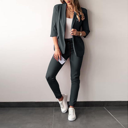 Élégant ensemble deux pièces pour femme, blazer et pantalon