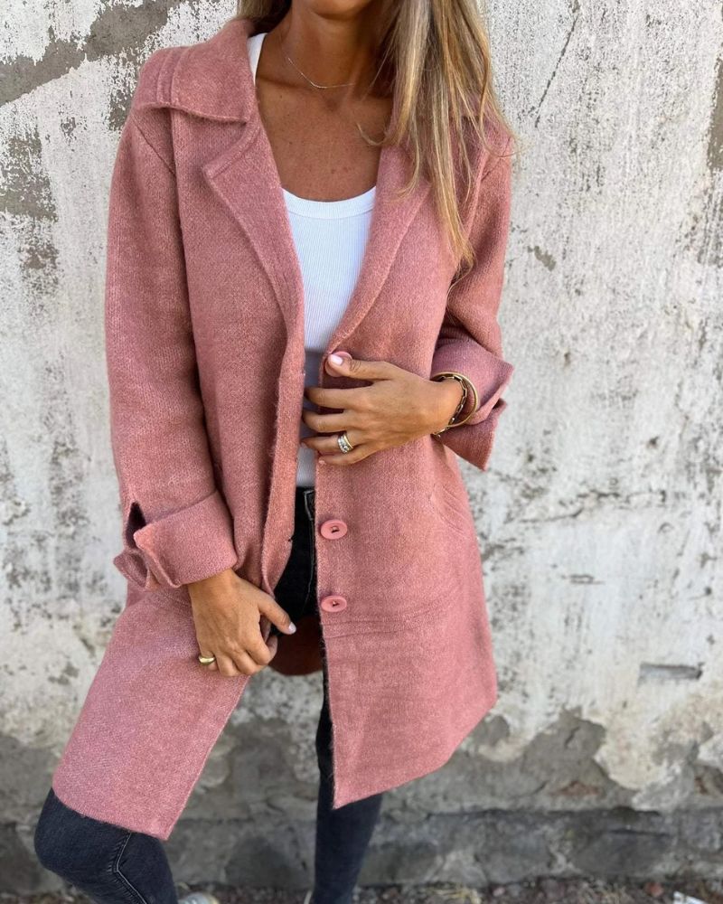 Long manteau d'hiver moderne avec revers