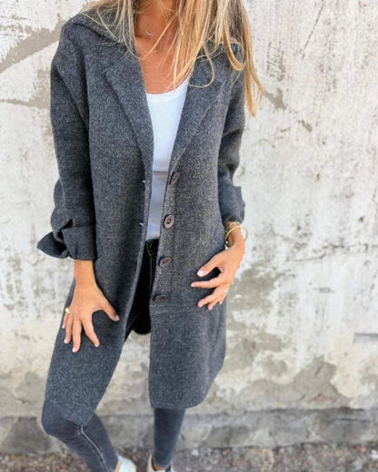 Long manteau d'hiver moderne avec revers