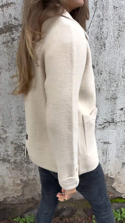 Veste courte moderne coupe slim femme