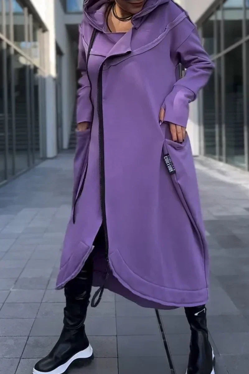 Robe longue à capuche style moderne