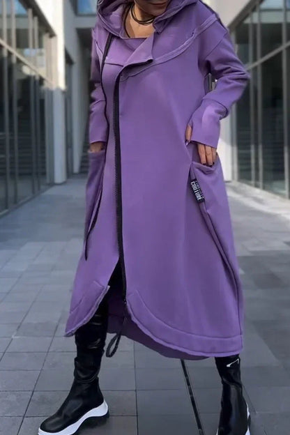 Robe longue à capuche style moderne