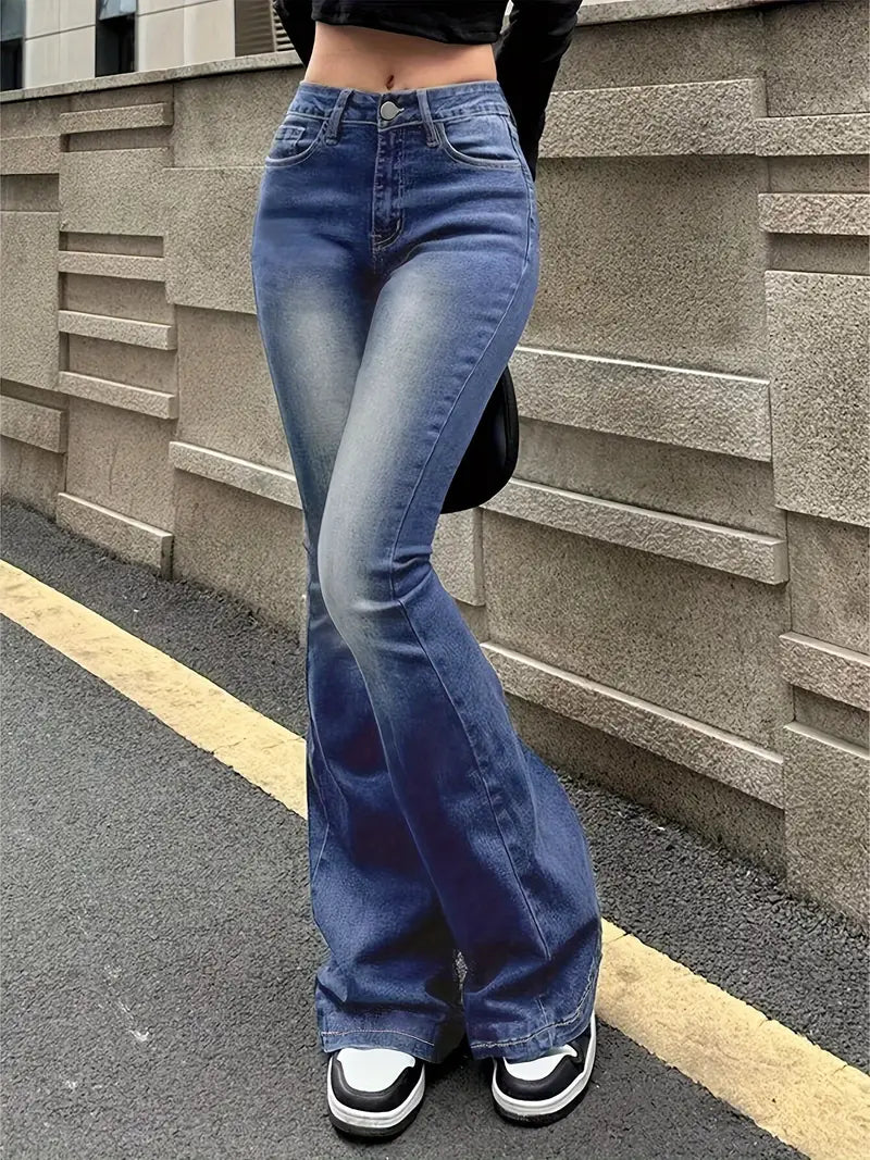 Jean femme stylée aspect vintage
