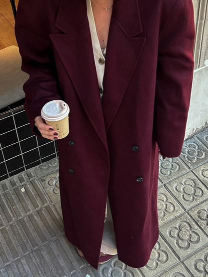 Élégant manteau pour femme couleur bordeaux