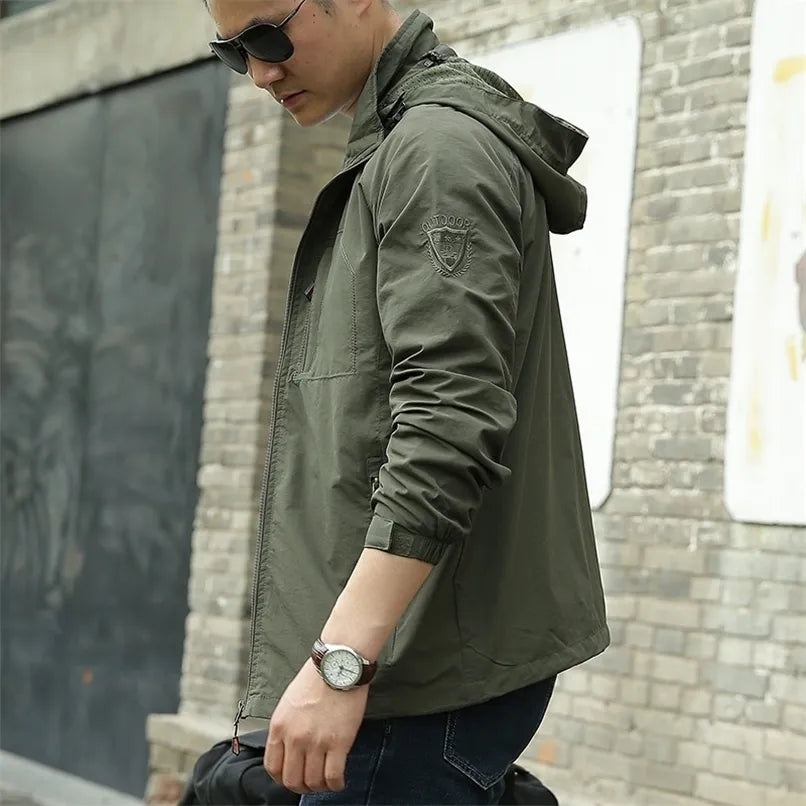 Wasserdichte Herren Outdoorjacke Mit Abnehmbarer Kapuze - IdealeKleiden