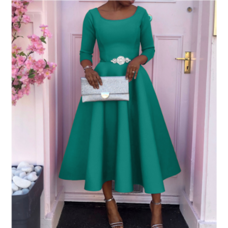 Élégante robe midi femme col rond Coupe
