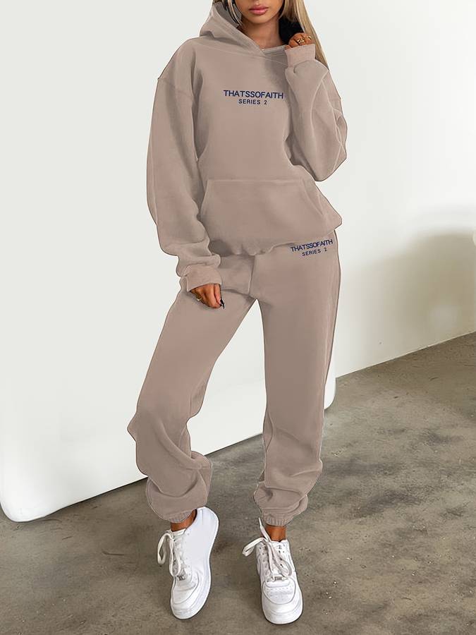 Ensemble de salon deux pièces pour femme avec imprimé tendance
