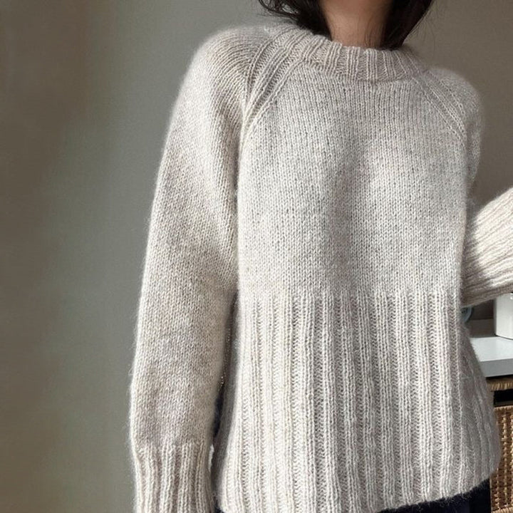 Pull uni élégant pour femme moderne