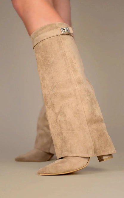 Bottes femme beige daim chic