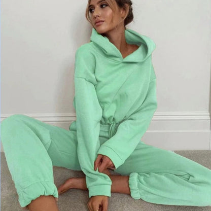 Ensemble de jogging deux pièces confortable avec hoodie à capuche