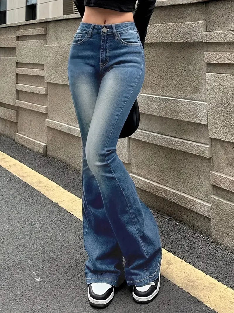 Jean femme stylée aspect vintage